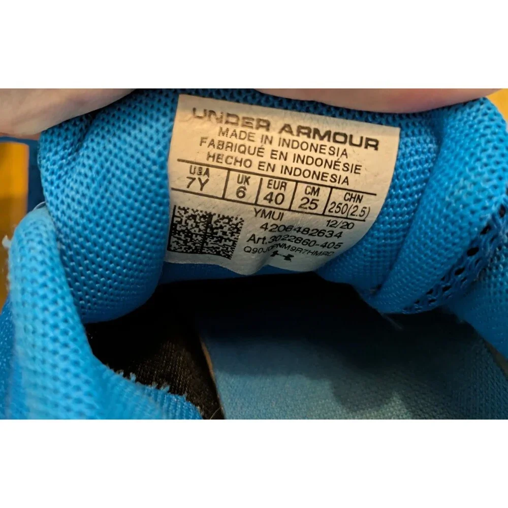 Under Armour KidsCharged Pursuit 2 Running Shoe Size 7Y Blue